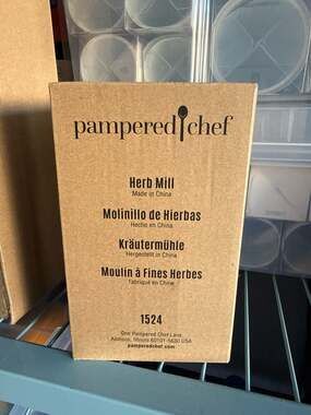 Pampered Chef Herb Mill 1524